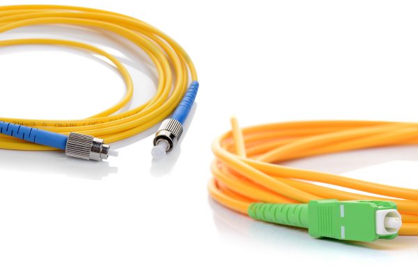 Cavi fibra ottica: la differenza tra il connettore APC e quello UPC