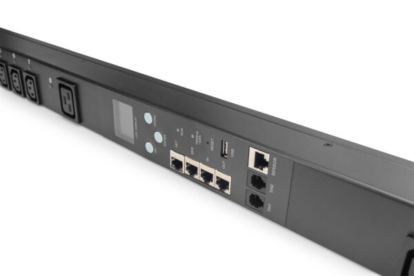 DIGITUS Smart PDU, Outlet Monitored & Switched, 1 ingresso x16A, uscite 20 x C13, 4 x C19